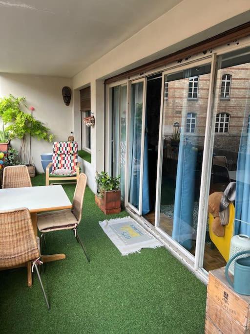 Grand Appartement Avec Balcon Et Parking Gratuit Sur Place Paris Exteriör bild