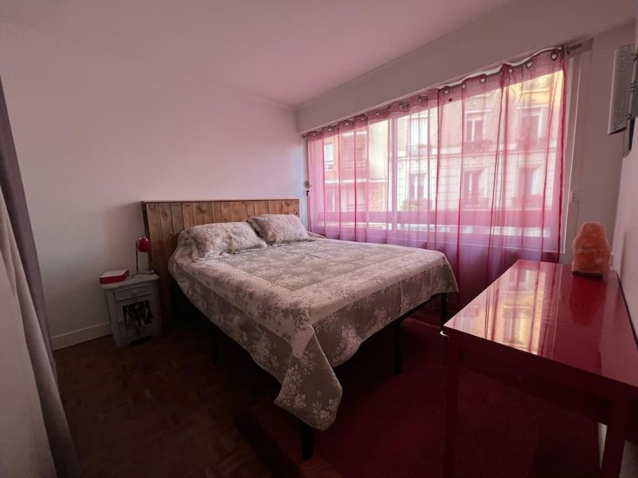 Grand Appartement Avec Balcon Et Parking Gratuit Sur Place Paris Exteriör bild