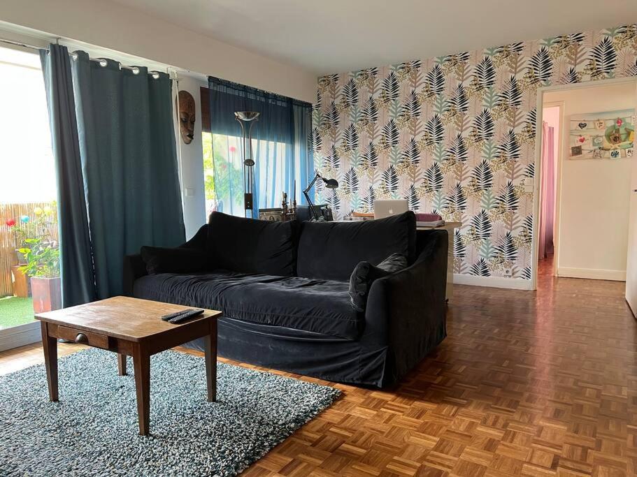Grand Appartement Avec Balcon Et Parking Gratuit Sur Place Paris Exteriör bild