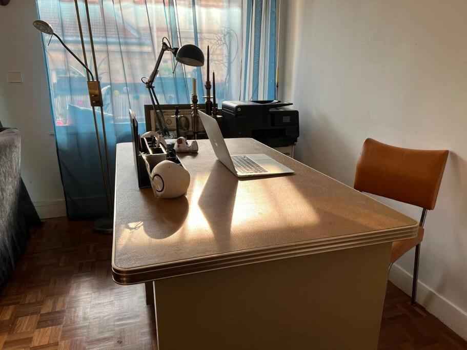 Grand Appartement Avec Balcon Et Parking Gratuit Sur Place Paris Exteriör bild