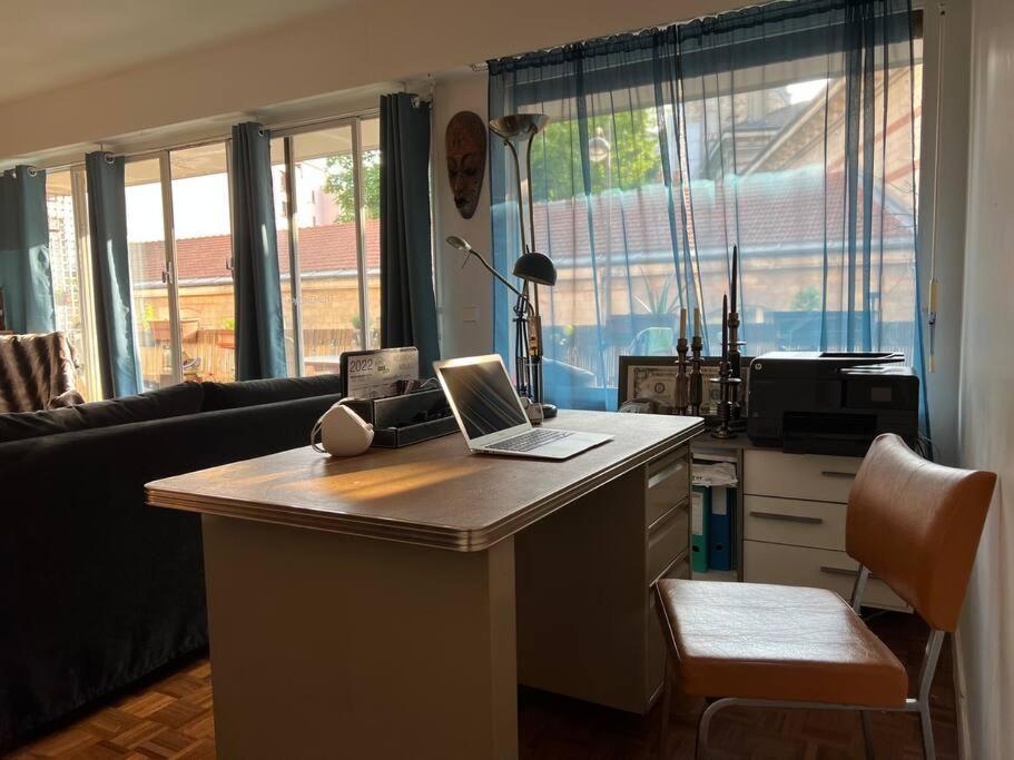 Grand Appartement Avec Balcon Et Parking Gratuit Sur Place Paris Exteriör bild