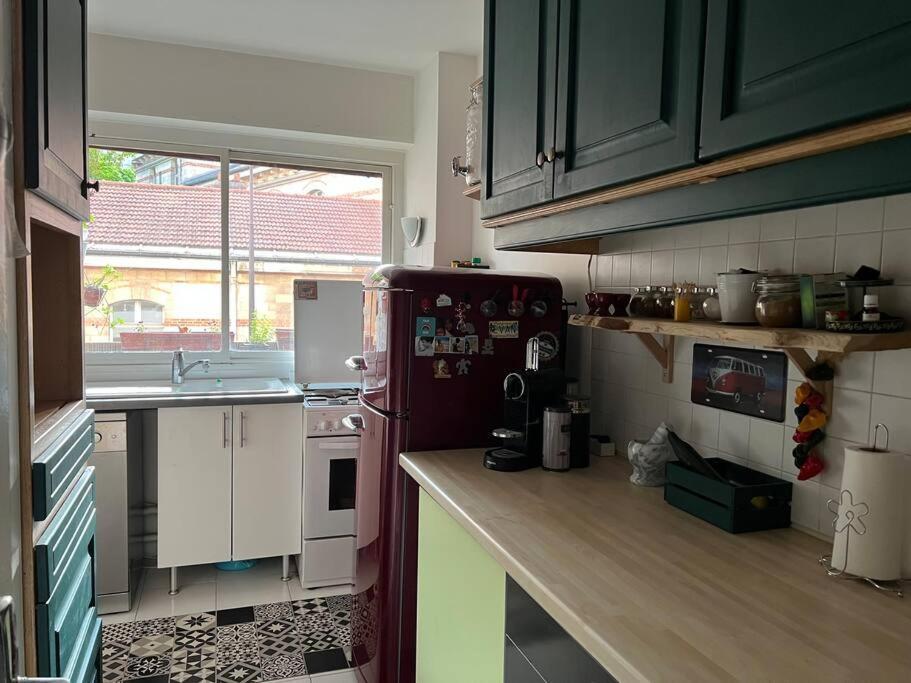 Grand Appartement Avec Balcon Et Parking Gratuit Sur Place Paris Exteriör bild