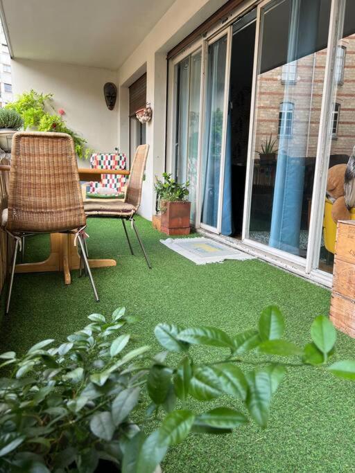 Grand Appartement Avec Balcon Et Parking Gratuit Sur Place Paris Exteriör bild